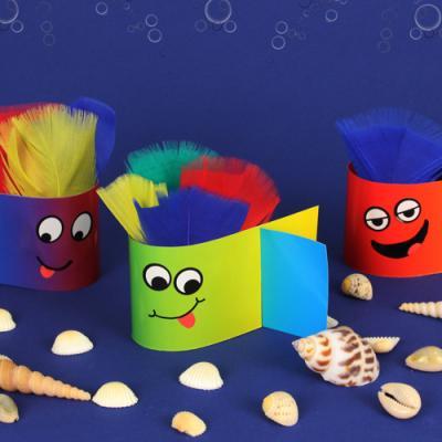 Une activité pleine de couleurs et amusante à réaliser. Les enfants vont adorer bricoler ces petits poissons rigolos pleins de couleurs. Un activit...