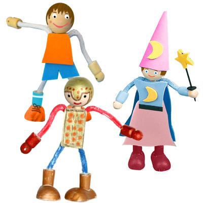 Petits personnages en bois