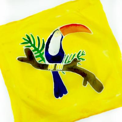 Pour la Fête des mères cette année, voici le cadeau parfait. Un joli foulard coloré peint par des mains pleines d'amour. C'est une activité que vous pouvez faire avec les enfants qui seront ravis du résultat.